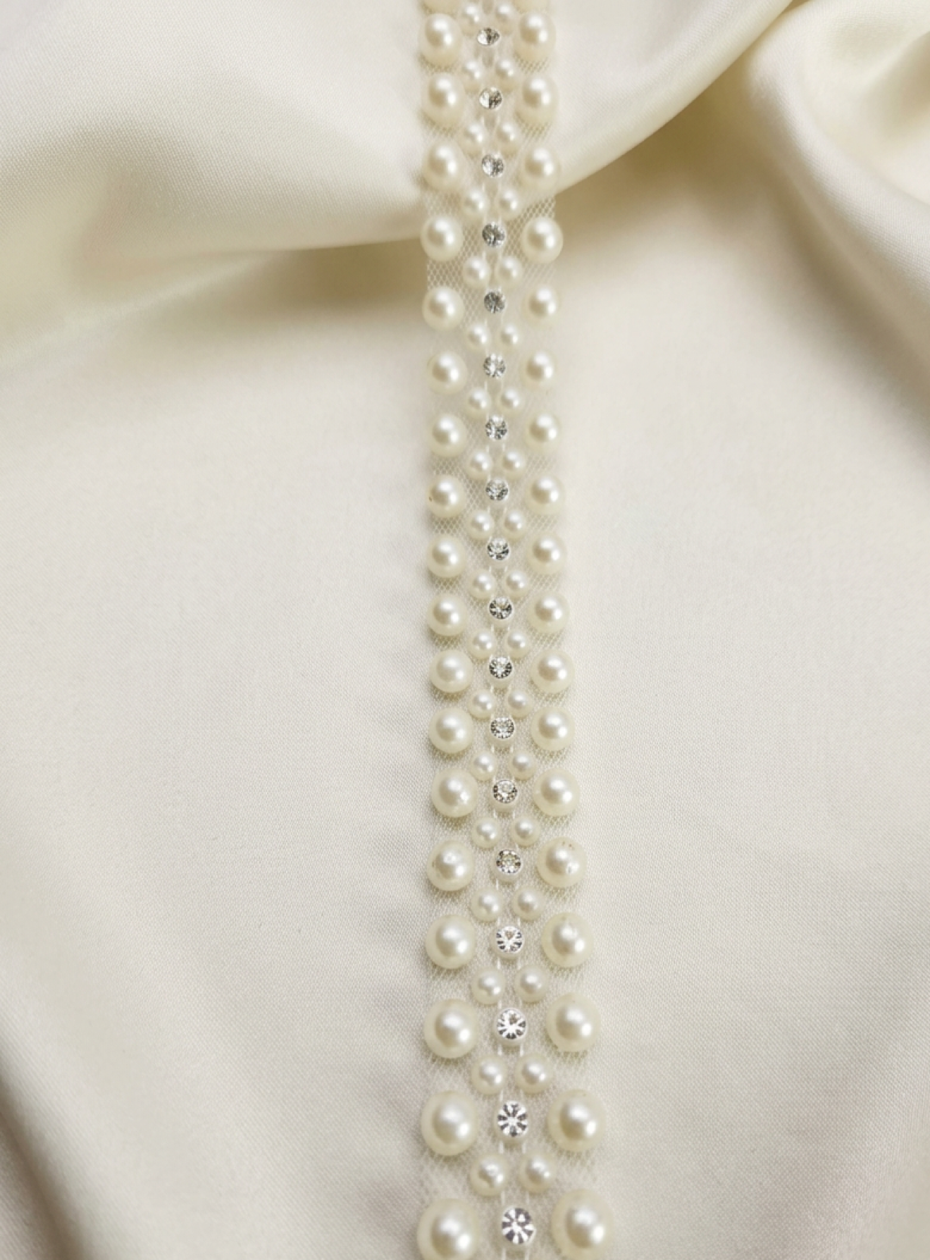 Ivory Pearl & Crystal Beaded Trim – Self Adhesive or Sew-On Seam Allowance – Bridal Pearl Rhinestone Trim for Dress, Collar, Cuff