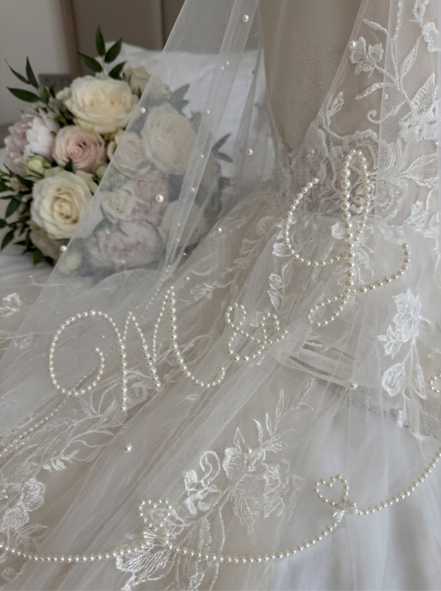 Custom Pearl Lettering Fingertip Veil, Personalized fingertip Bridal Veil , Pearl Edge Wedding Veil, pearl heart and bows veil, Made in USA