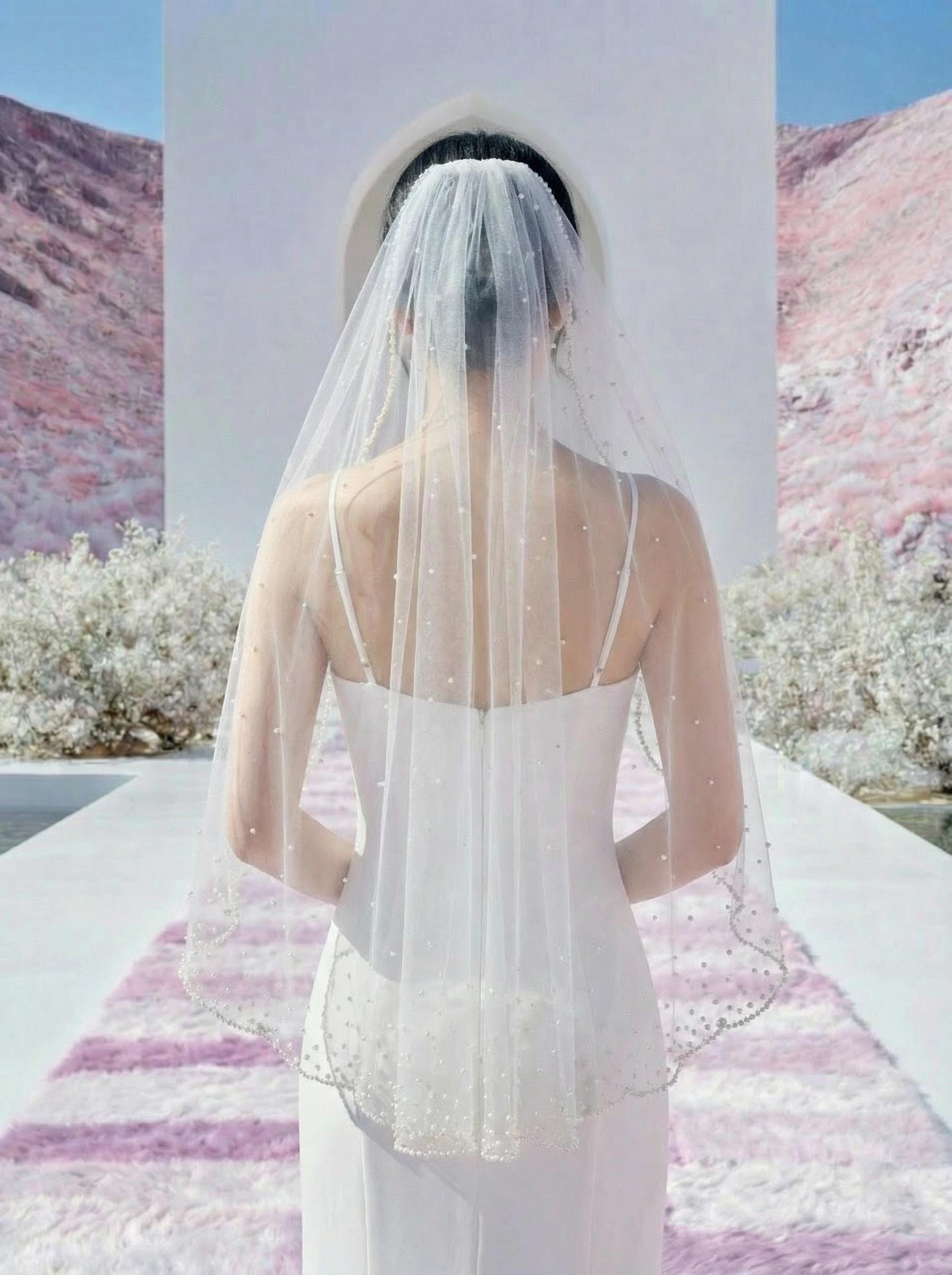 Delicate Pearl & Bow Bridal Veil